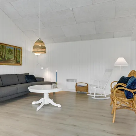 Lovely In With Wifi Holiday home