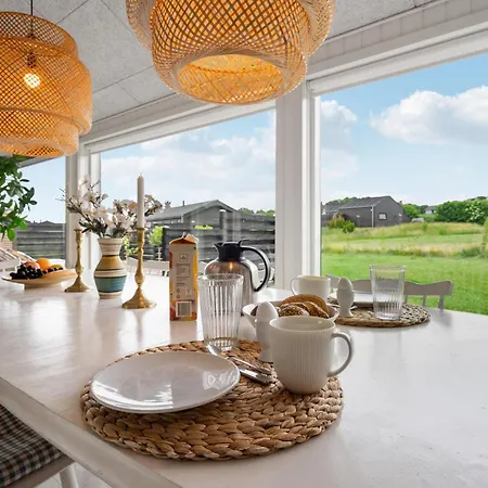 Holiday home Lovely In With Wifi