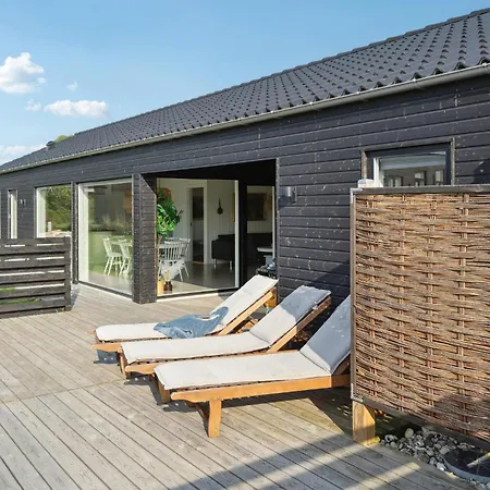 Holiday home Lovely In With Wifi